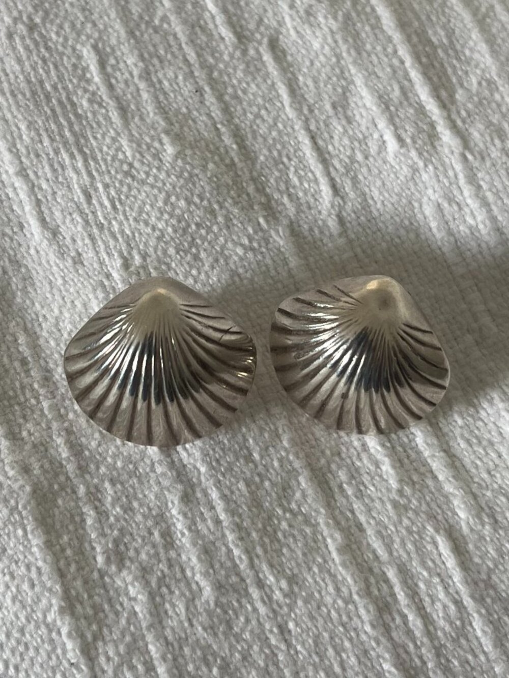 Vintage Silver Shell Earrings - Lightweight
